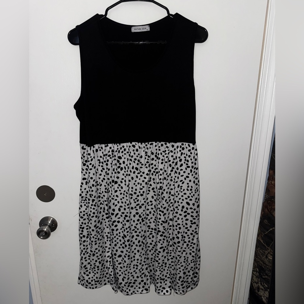 Michelle Mae Black and White Patterned Midi Dress